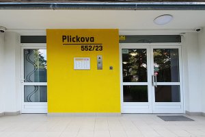 Moderní panelový dům Plickova 23, Praha